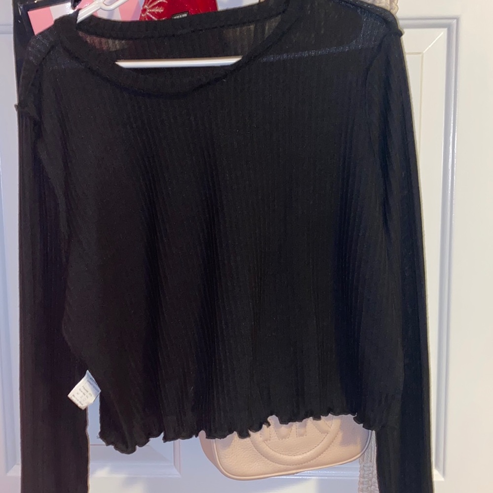 black cropped long sleeve